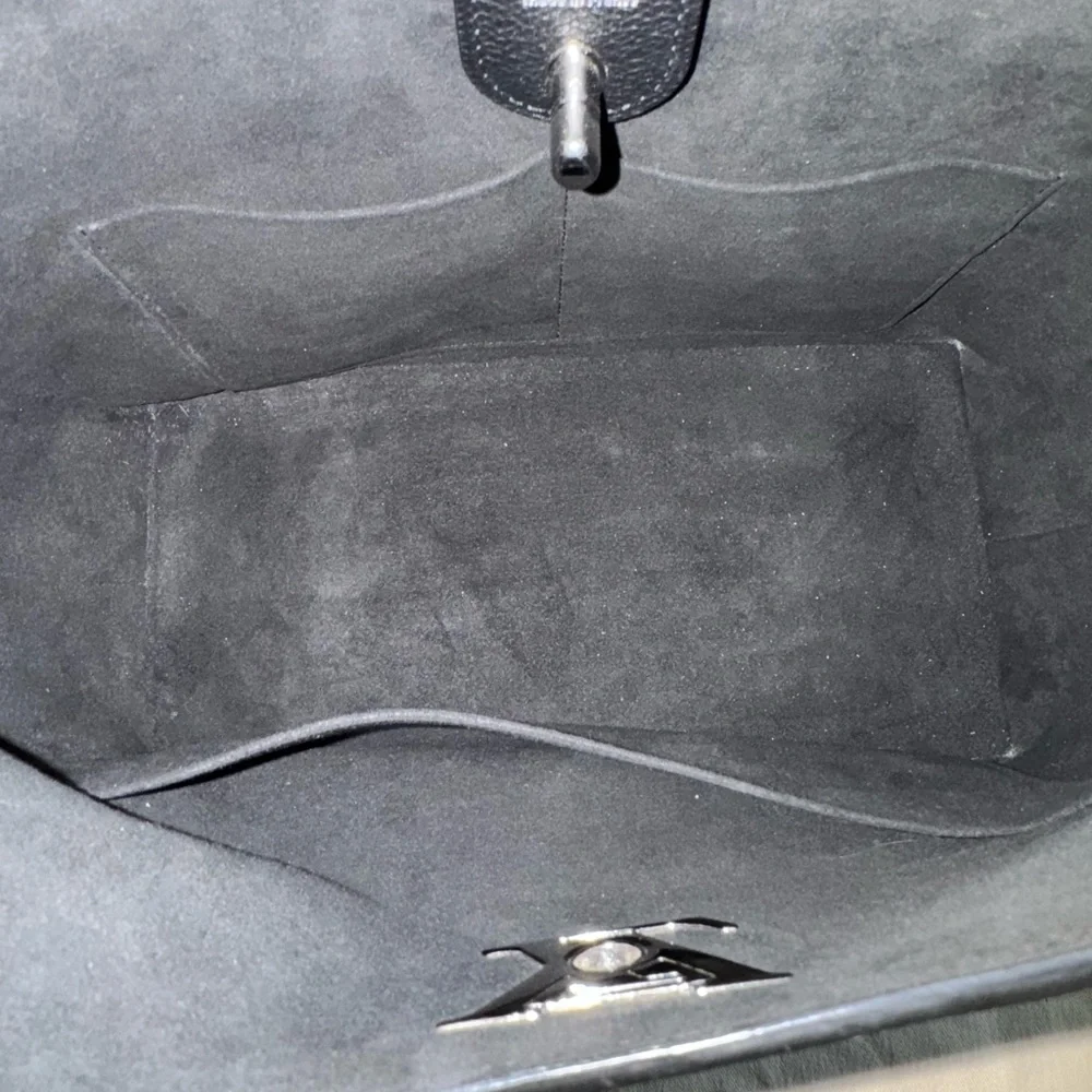 Louis Vuitton Noir Lockme Leather Shoulder Hobo with Silver LV Emblem - Picture 5 of 16